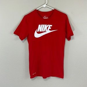 NIKE The Nike DRI-FIT Tee Swoosh Graphic Tee Boy Small
